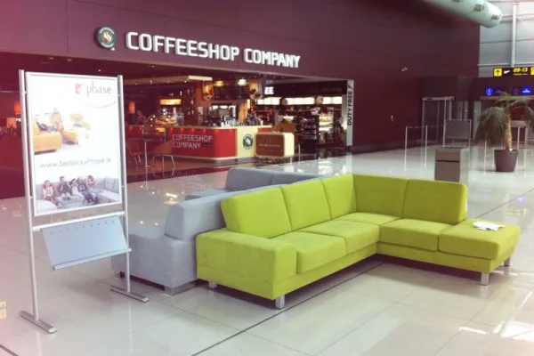 Krst ohňom na letisku: obstáli naše sedačky?